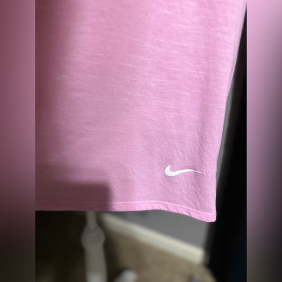 Dri-Fit light pink Nike, size 2X, pet/smoke free home. - Picture 3 of 6